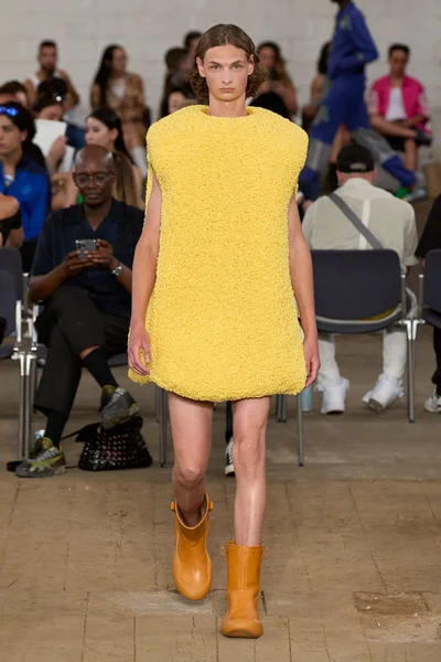 Look 13